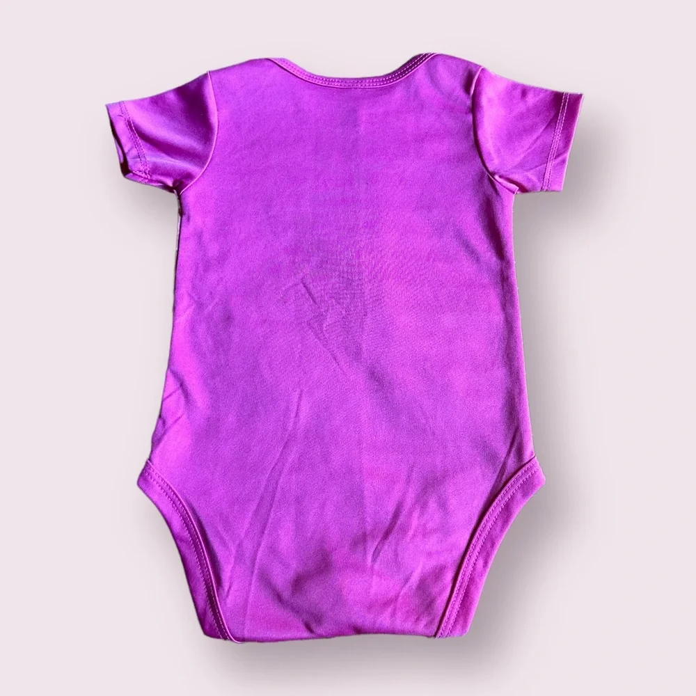 Baby NFL Team Apparel Minnesota Vikings Pink One Piece Field Graphic Sz 6-9 M - Picture 2 of 7